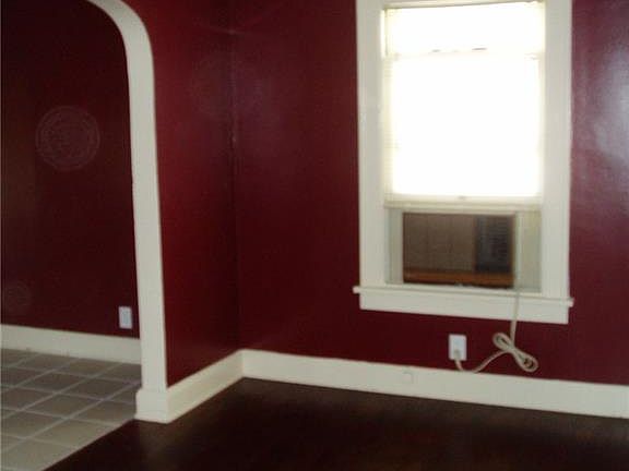 4th image of 216 Stanford Ave