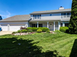 2302 Firethorn Ln, Champaign, IL 61822