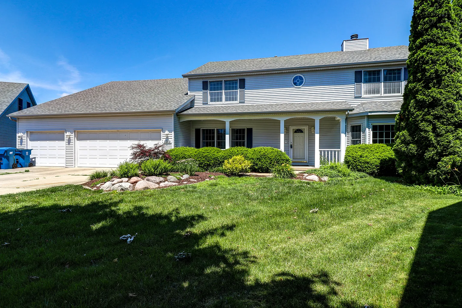 2302 Firethorn Ln photo 1