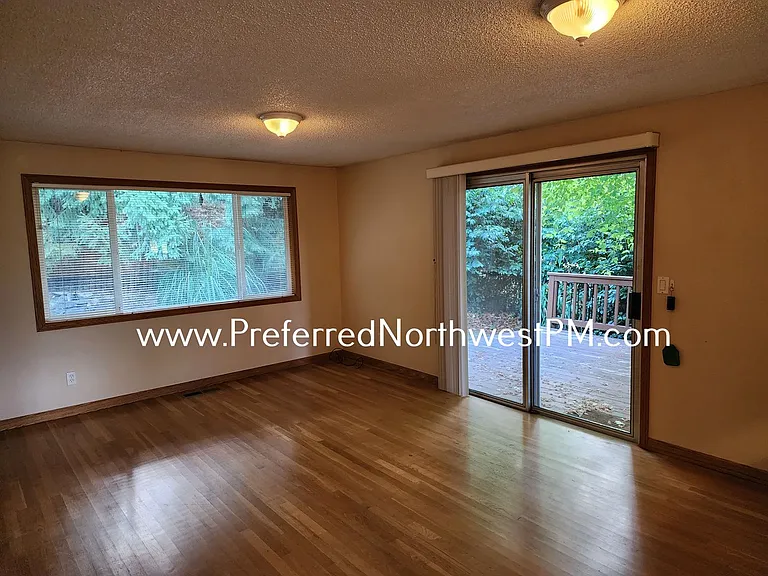 3745 Potter St — Photo 6