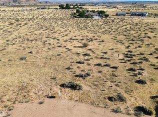2 Little Teepee Rd, Apple Valley, CA 92307