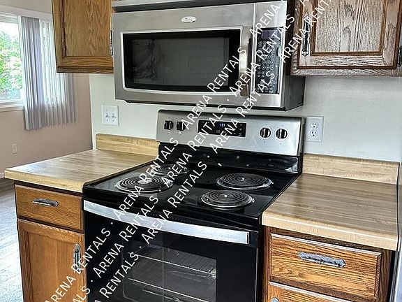5th image of 724 Salem St #B