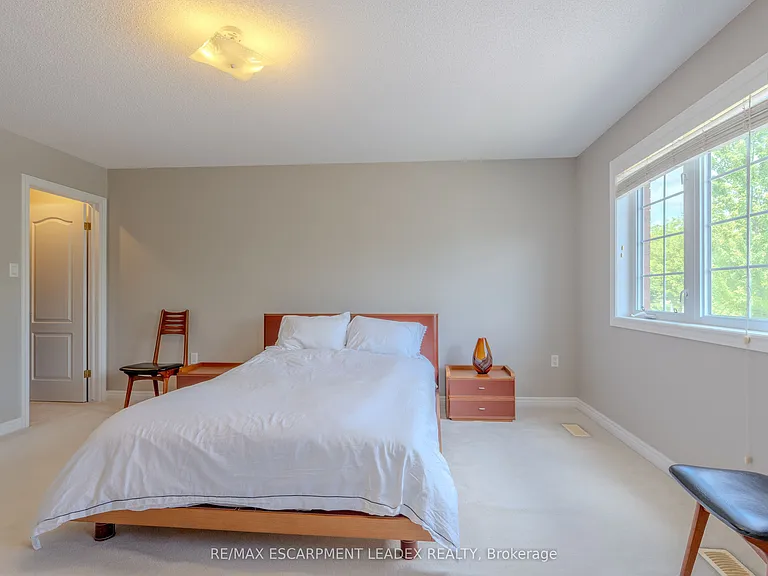 26 Olivia Pl — Photo 18