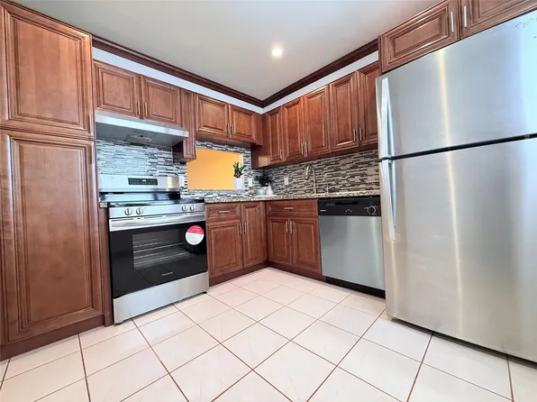 3090 Holiday Springs Boulevard #301, Margate, FL 33063