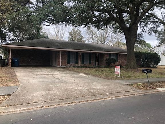 2nd image of 409 Live Oak Dr