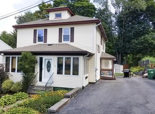 17 N Walnut St, Clinton, MA 01510