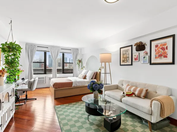 408 West 57th Street image 1 of 5