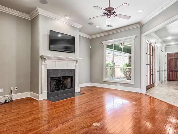 3rd image of 107 Woodsboro Dr