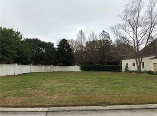 2 Fairway Oaks Dr, New Orleans, LA 70131
