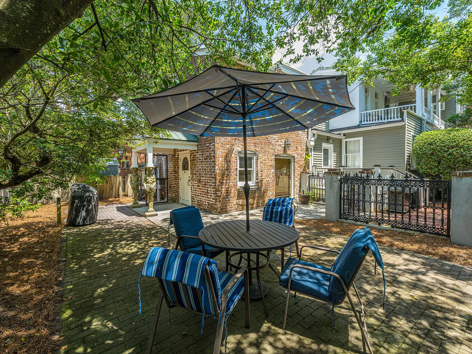 1 bed, 1.5 bath, 774 sqft, $3,000 — Photo 2