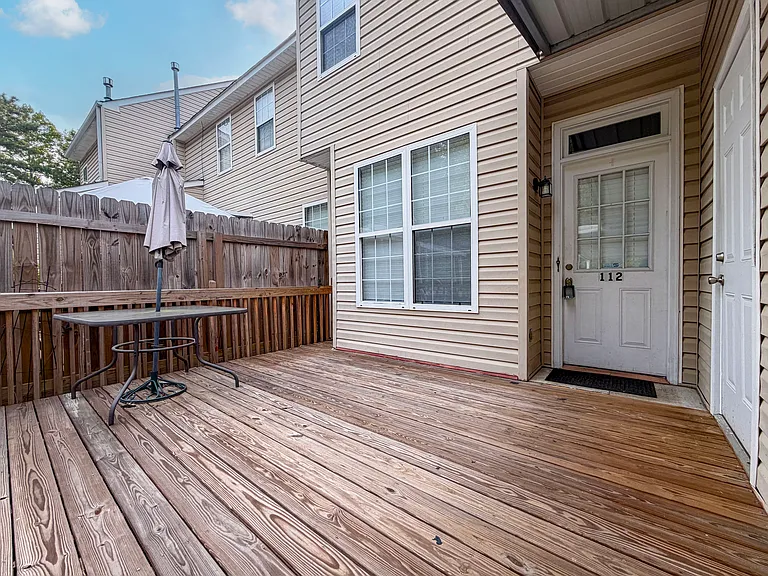 112 Sheffield Ct — Photo 28