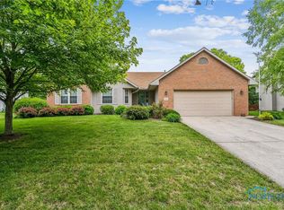 209 E Sawmill Rd, Findlay, OH 45840