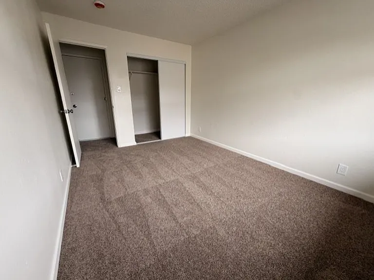 Dixon Townhouse — Photo 76