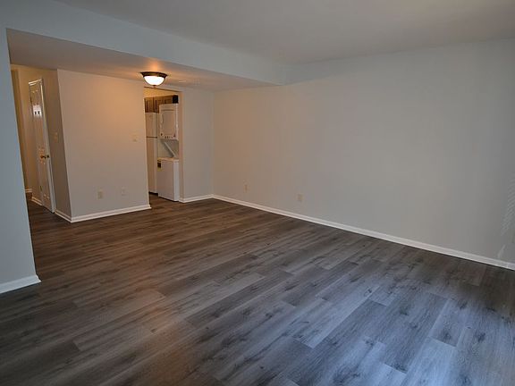 4th image of 302 Jackson St