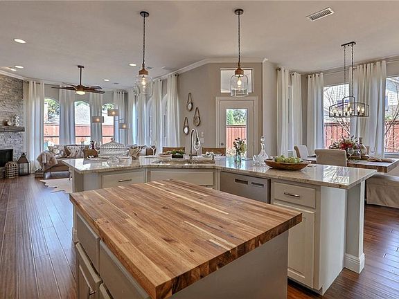 4th image of 6705 Waterway Ct