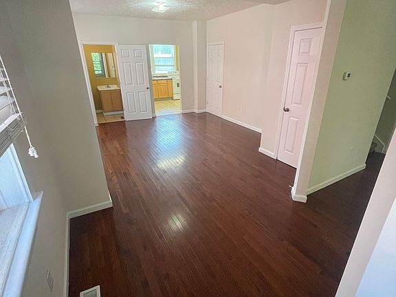 3rd image of 318 N College Ave #318