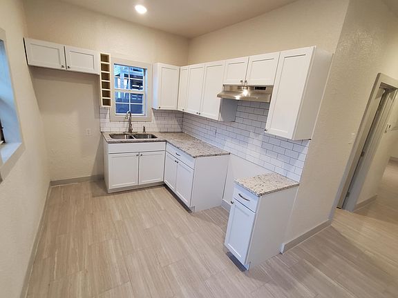 5th image of 134B Albert St Unit B