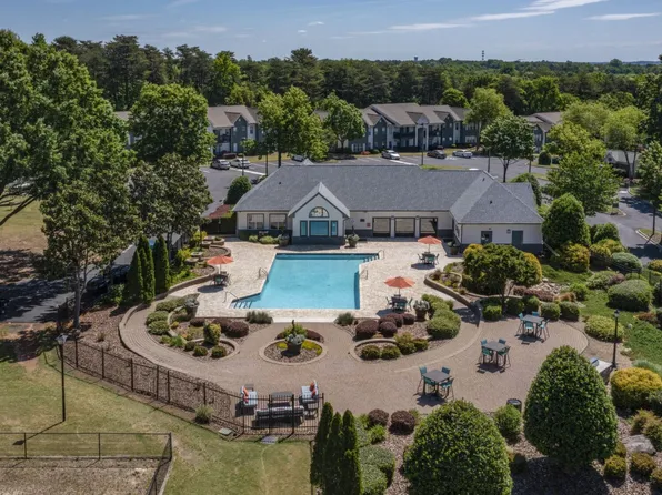 The Weathersby at Station Circle