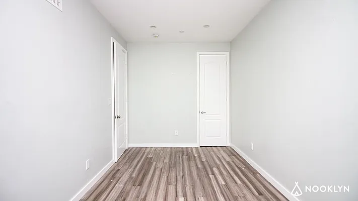 Rented by Nooklyn NYC LLC | media 21