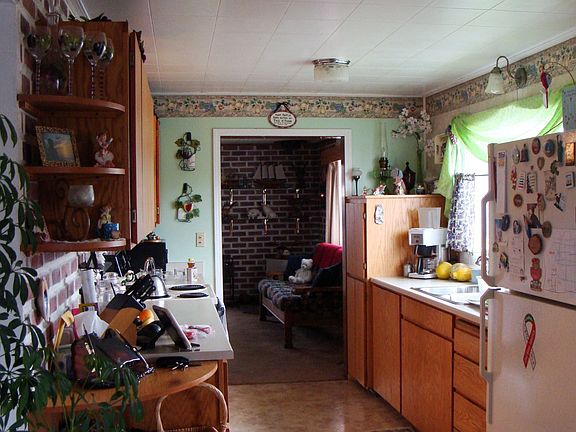 4th image of 415 Cooper Ave