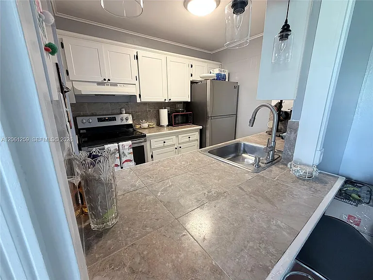 16518 NE 26th Ave #403 — Photo 8