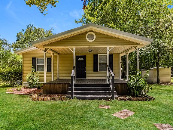 3rd image of 235 Celery Ave N