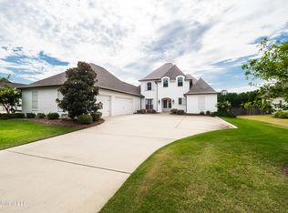 203 S Woodcreek Rd, Madison, MS 39110