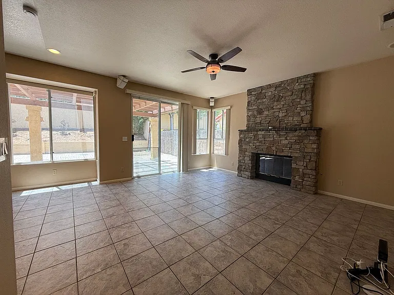 216 Richmond Park Pl — Photo 16