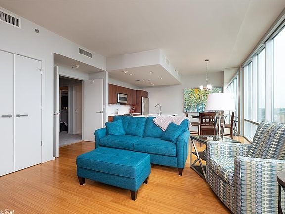 4th image of 315 Rock St APT 1406