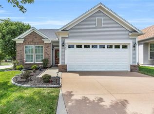 9026 Meadow View Dr, Shawnee, KS 66227