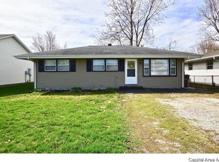 411 E Wineman St, Auburn, IL 62615
