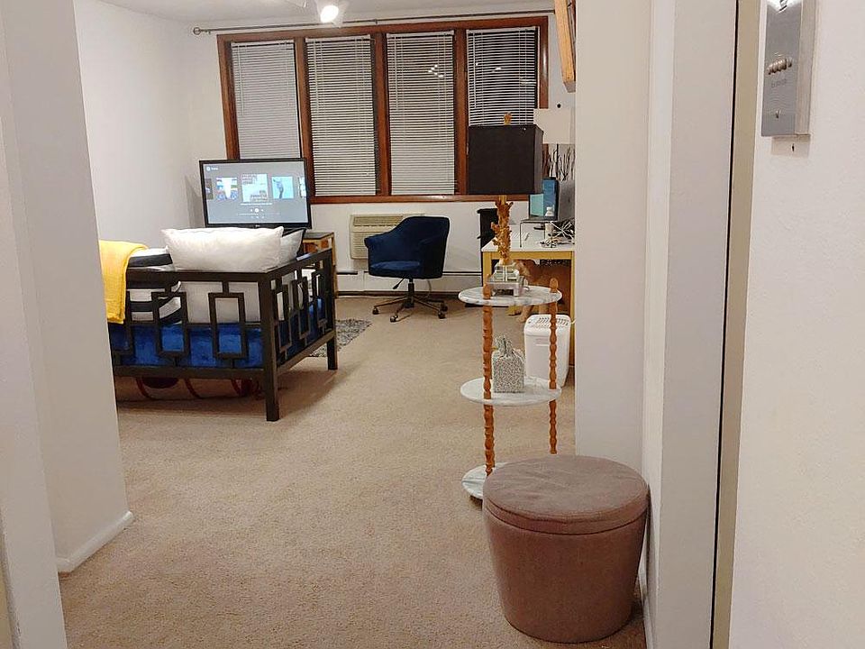 1st image of 1355 N Dearborn St APT 405