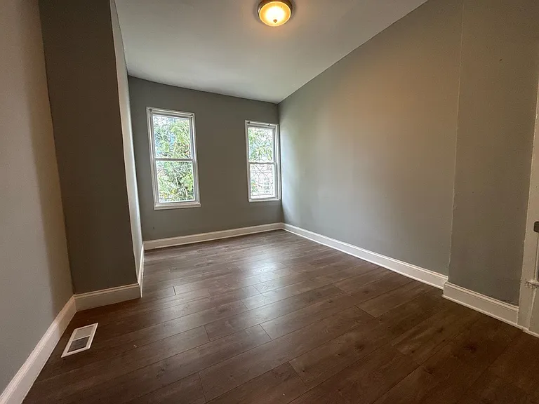 1625 Appleton St — Photo 16