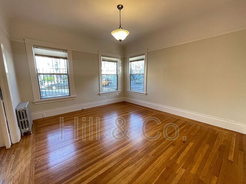 1st image of 214 Carl St #4