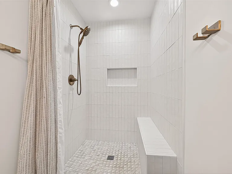 5422 Hummingbird St — Photo 24