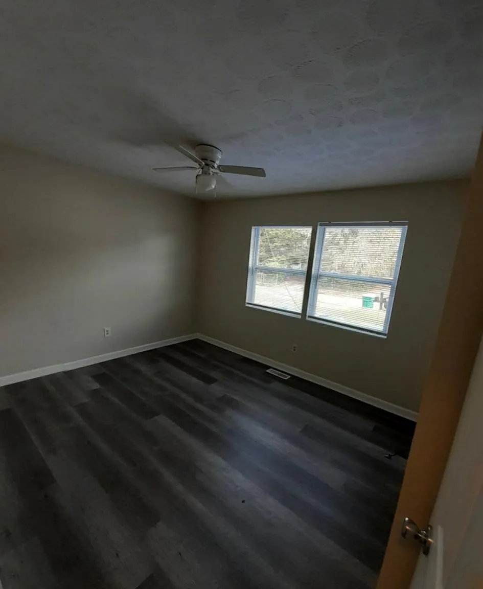 665 Aubrey Dr — Photo 4