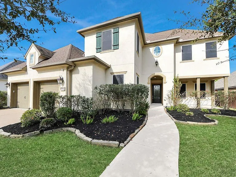 9814 Carver Dr — Photo 2