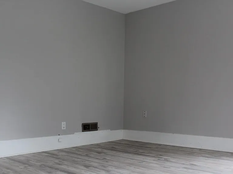 8 Pleasant St #B — Photo 5