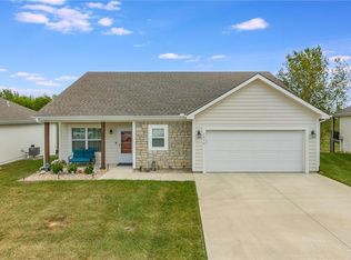 1570 S Park Dr, Tonganoxie, KS 66086