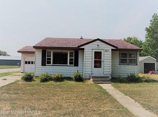 723 3rd St SE, Barnesville, MN 56514