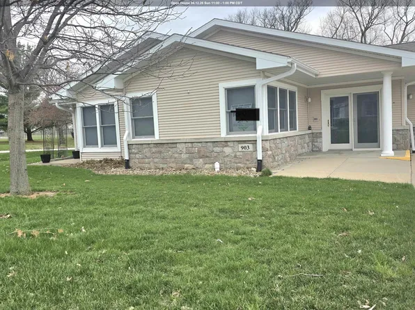903 Cedarview Dr, Vinton, IA 52349