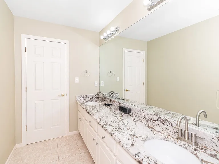 1450 Hillcrest Hts — Photo 13