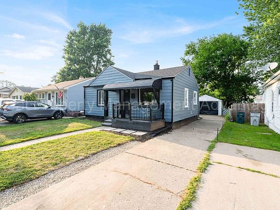 3rd image of 1513 E Meyers Ave