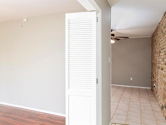 3rd image of 2436 Nall St