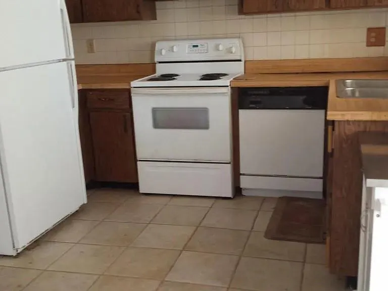7418 Jenner Ave — Photo 2