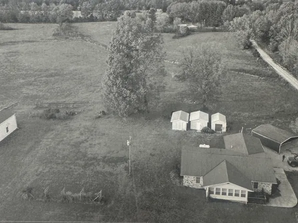 (undisclosed Address), Strawberry, AR 72469