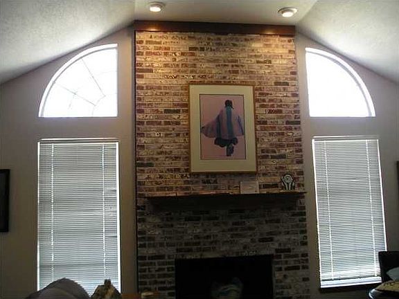 3rd image of 6431 Masons Dr