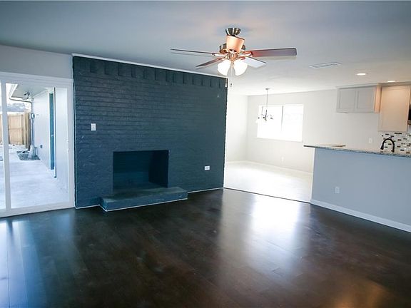 5th image of 2610 Eastbrook Dr