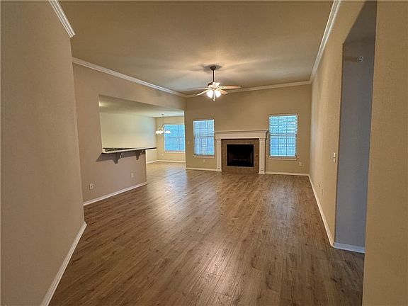 3rd image of 298 James Dr