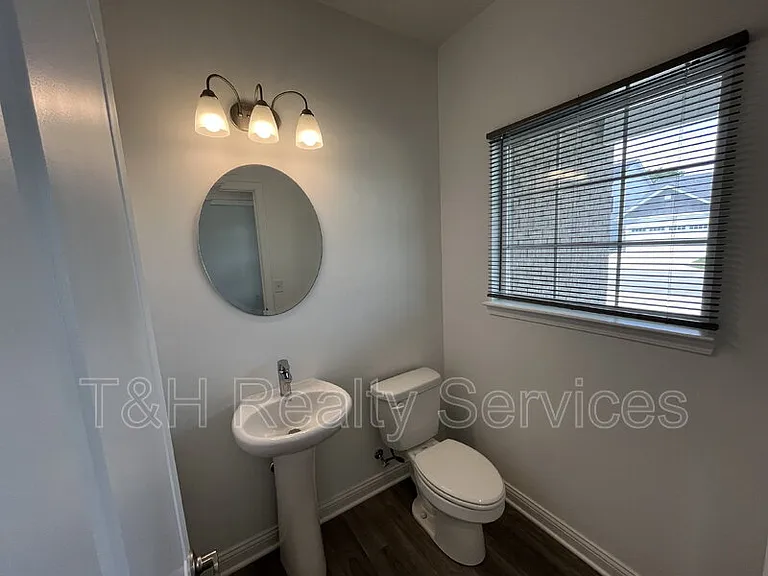 7073 Fowler Dr — Photo 21